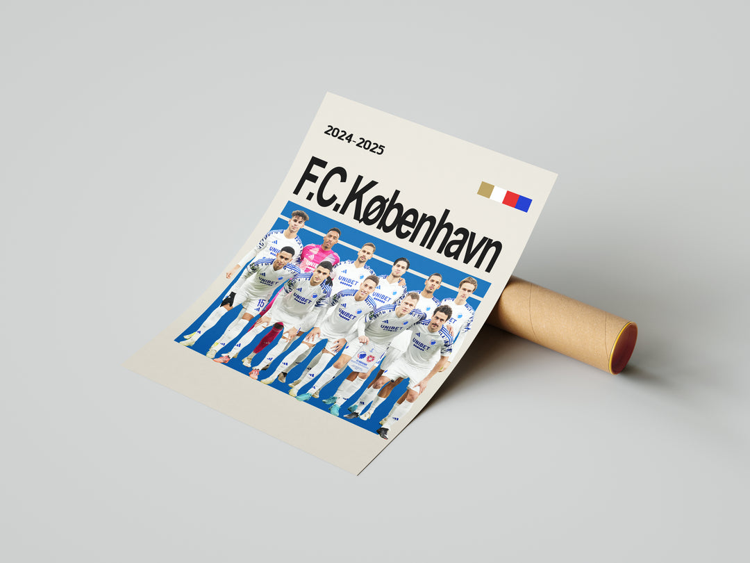 Holdfoto | F.C. København fodboldplakat 2024-2025 med spillere i hvid-blå trøjer – stilren hyldest til Danmarks topklub.