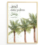 Load image into Gallery viewer, Dadelpalmer plakat med botanisk illustration og engelsk samt arabisk typografi inspireret af Koranens frugter
