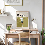 Load image into Gallery viewer, Alexandra Popp plakat | Tysk landsholdstrøje i hvid og sort med ikonisk jubelpose – perfekt til fans af kvindefodbold og Tyskland
