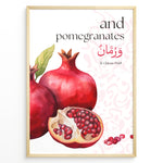 Load image into Gallery viewer, Granatæble plakat med botanisk illustration og engelsk samt arabisk typografi inspireret af Koranens frugter
