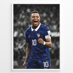 Load image into Gallery viewer, Kylian Mbappé plakat i Frankrigs landsholdstrøje med moderne sort-hvid baggrund og blå detaljer
